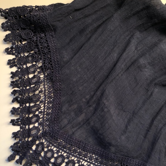 NAVY BLUE FLOWY HALTER TOP W/ LACE BOTTOM - Picture 4 of 6